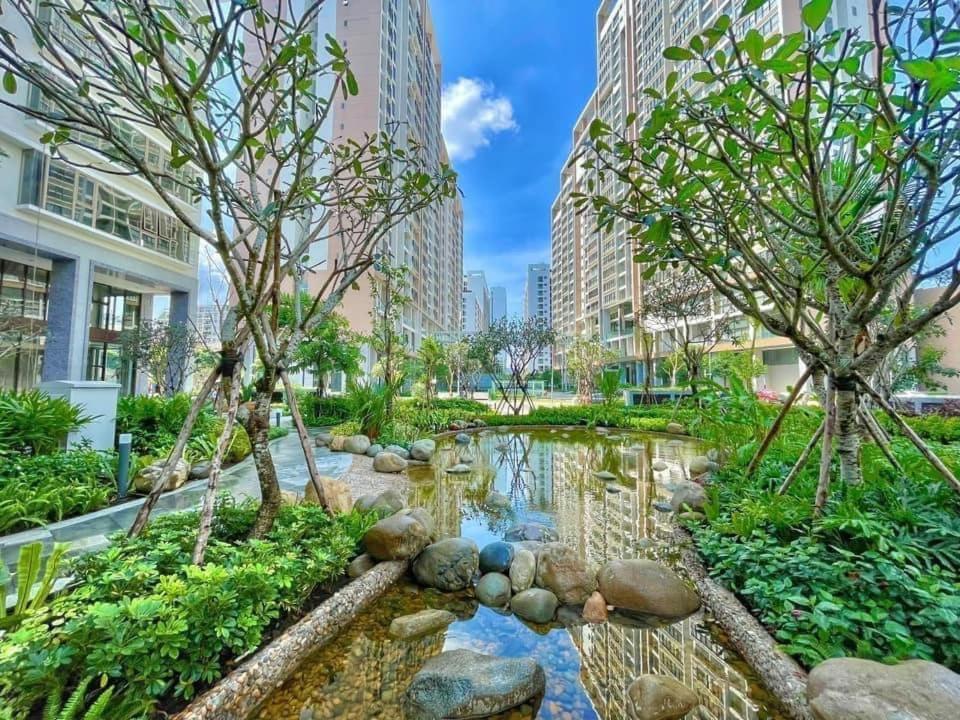 The Peak Midtown Twobedroom With Balcony Хошимін Екстер'єр фото