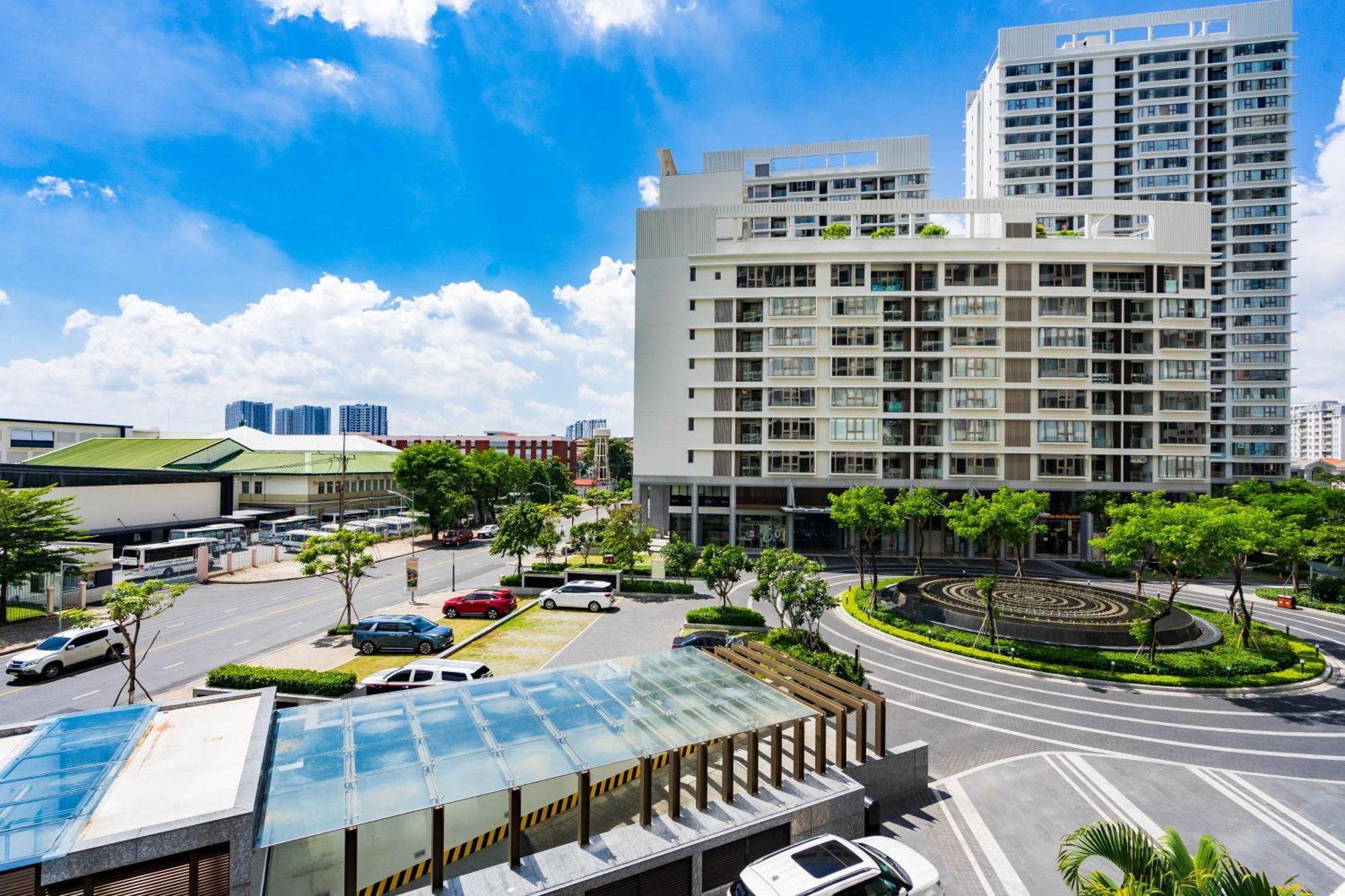 The Peak Midtown Twobedroom With Balcony Хошимін Екстер'єр фото